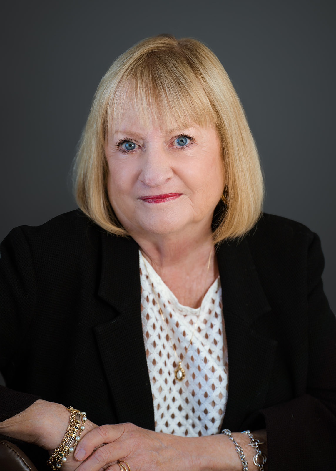 Author Lynn Sheft headshot