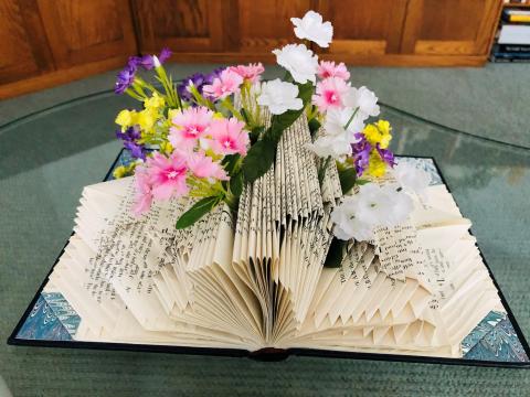 DIY Book Centerpiece