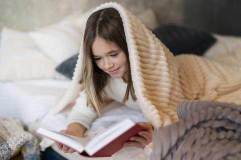 girl reading