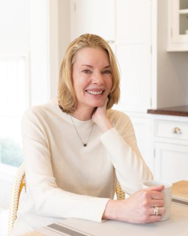 Picture of the author, Fiona Davis